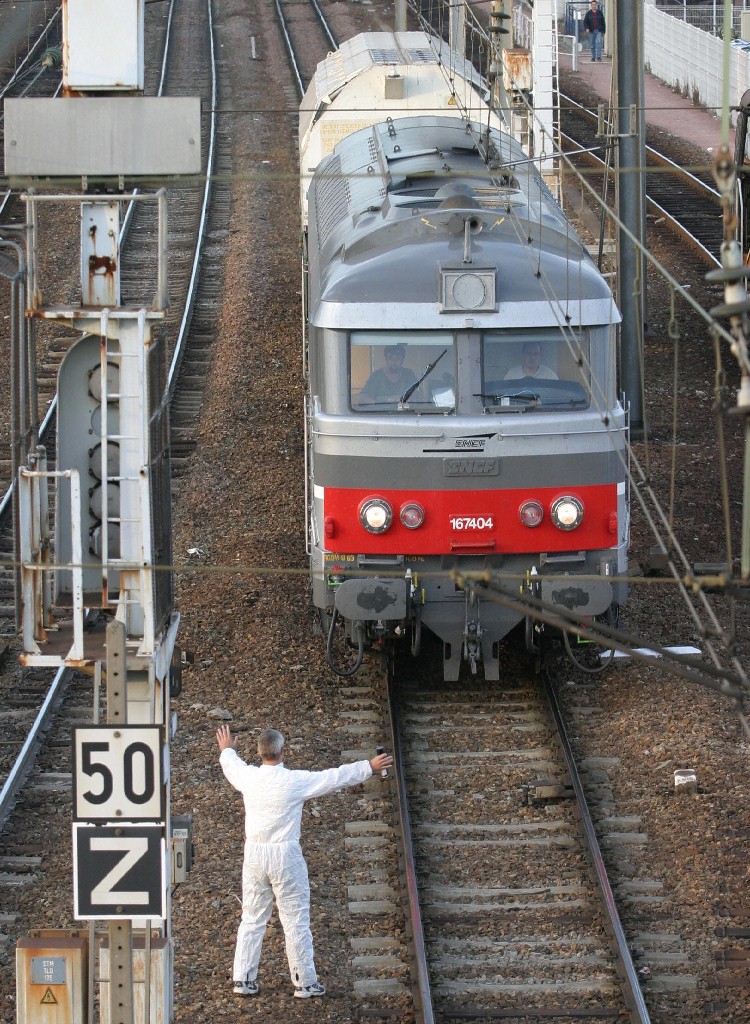 sl-train-nucleaire-bordeaux.jpg (324748 octets)