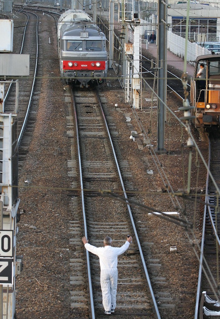 stephane-lhomme-stop-train-nucleaire.jpg (360976 octets)